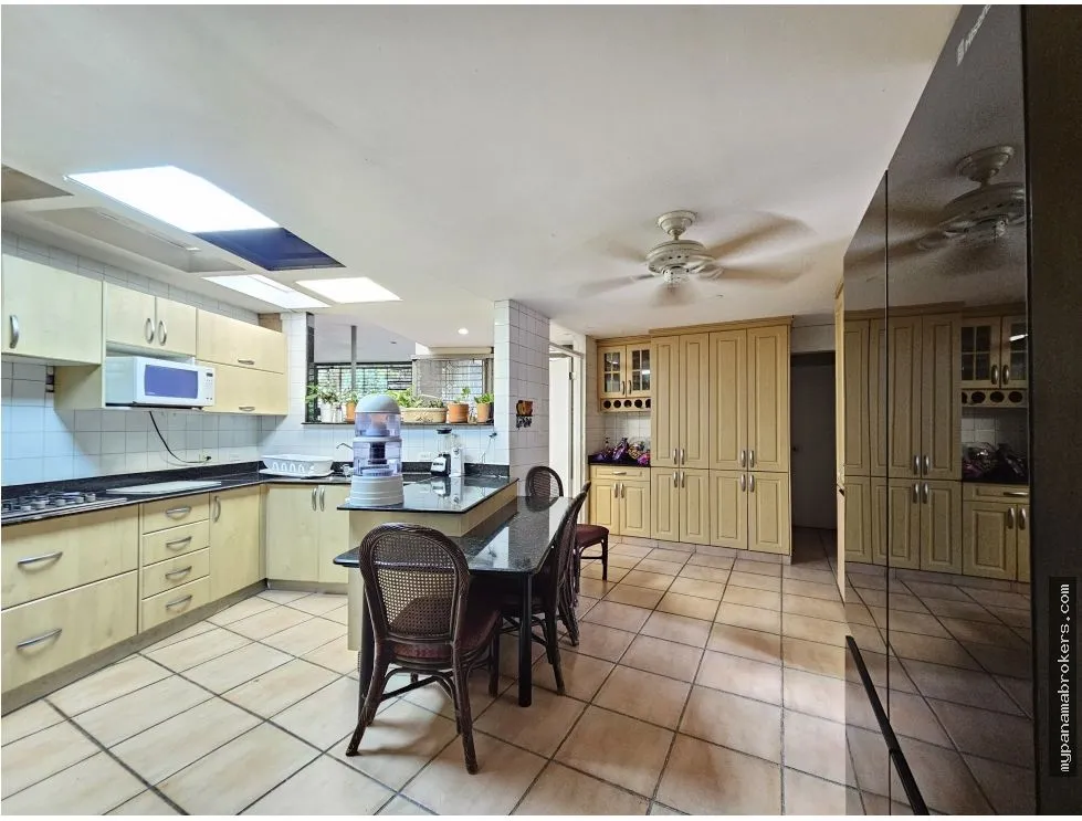 House with Land for Sale - El Carmen BELOW APPRAISAL