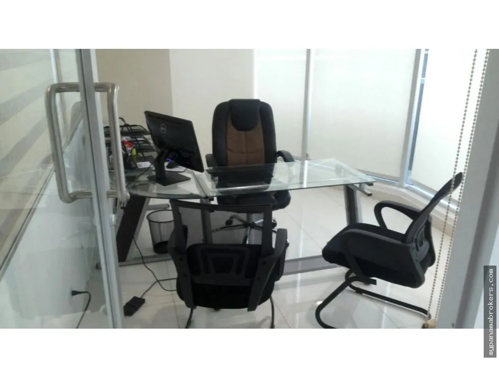 Office Rental at Street Mall, between Vía Israel and Vía España