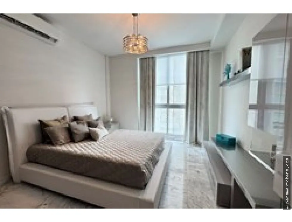 Venta de apartamento en PH Regalia, Costa del este