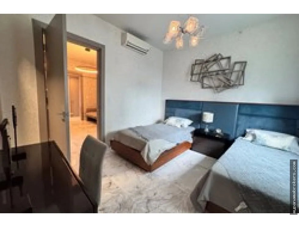 Venta de apartamento en PH Regalia, Costa del este