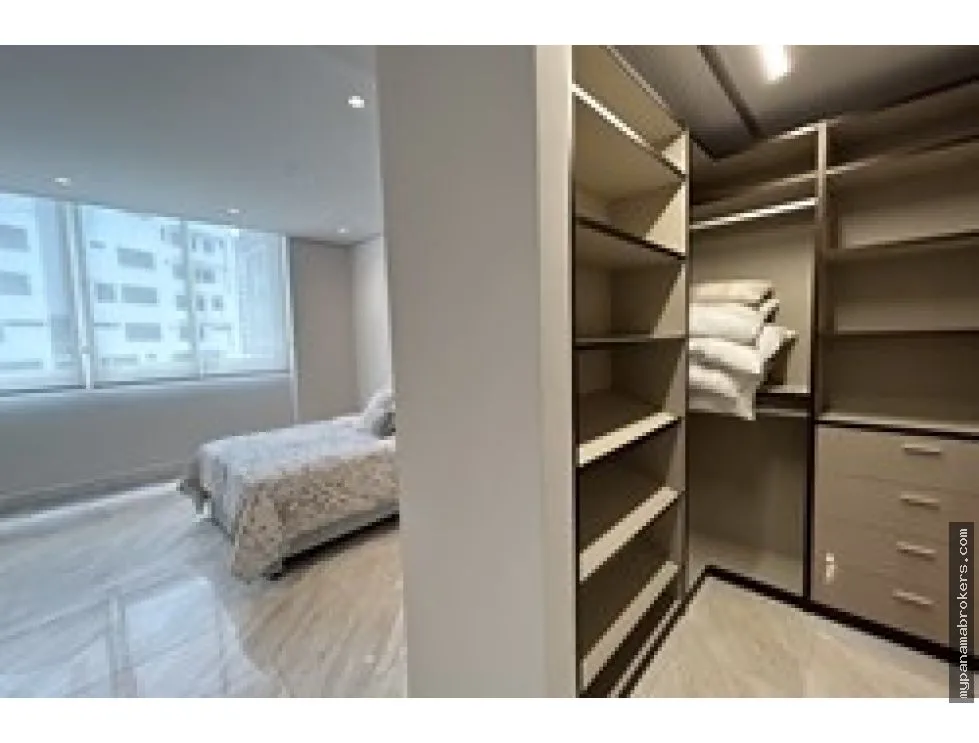 Venta de apartamento amoblado en PH The Towers, San Francisco