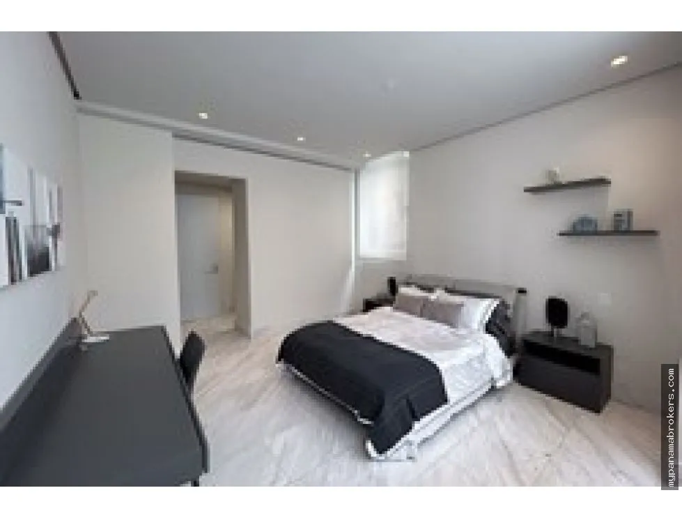Venta de apartamento amoblado en PH The Towers, San Francisco