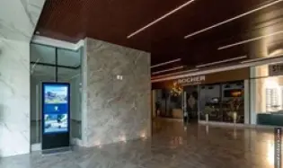 Commercial Space Rental at Sunset Strip, Vía Israel Avenue
