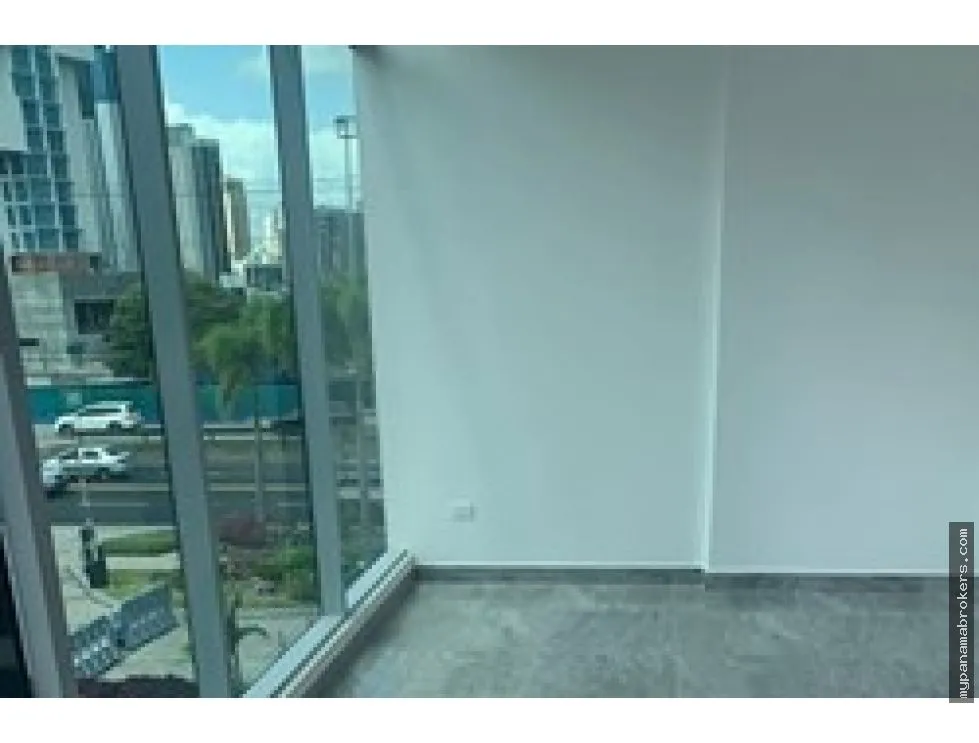 Commercial Space Rental at Sunset Strip, Vía Israel Avenue