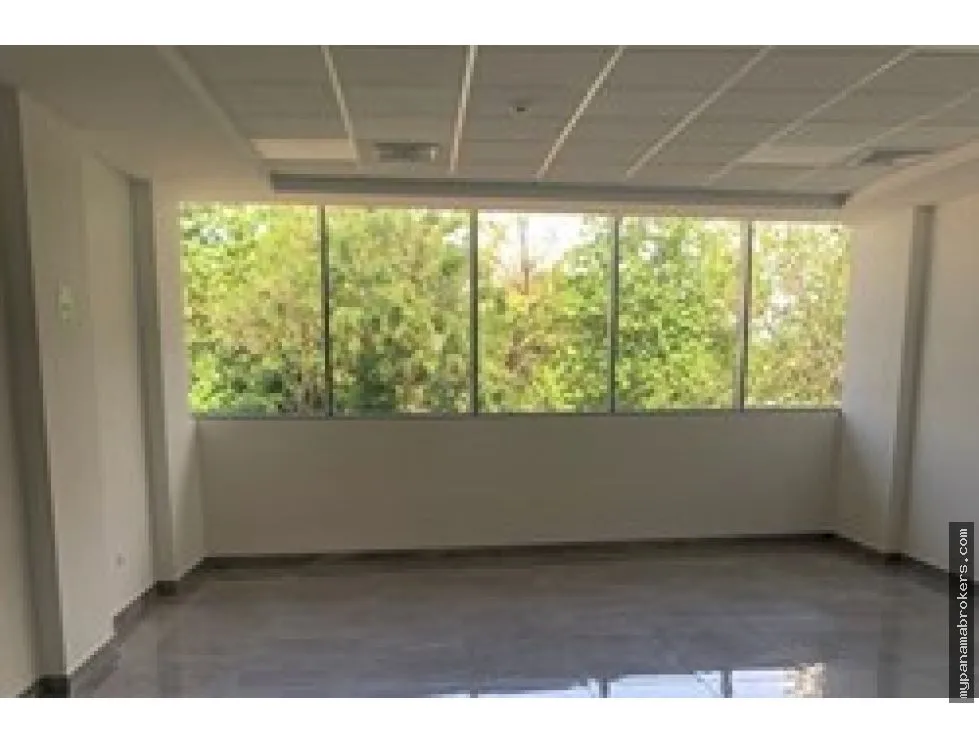 Commercial Space Rental at Sunset Strip, Vía Israel Avenue
