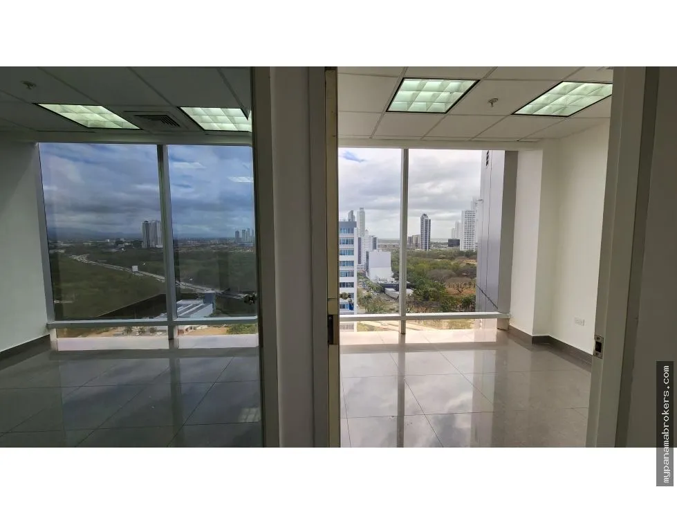Empty Office Rental in PH Torre Aseguradora Ancón