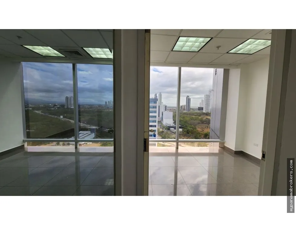 Empty Office Rental in PH Torre Aseguradora Ancón