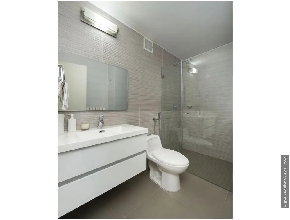 Apartment for Sale on Avenida Balboa, Panama