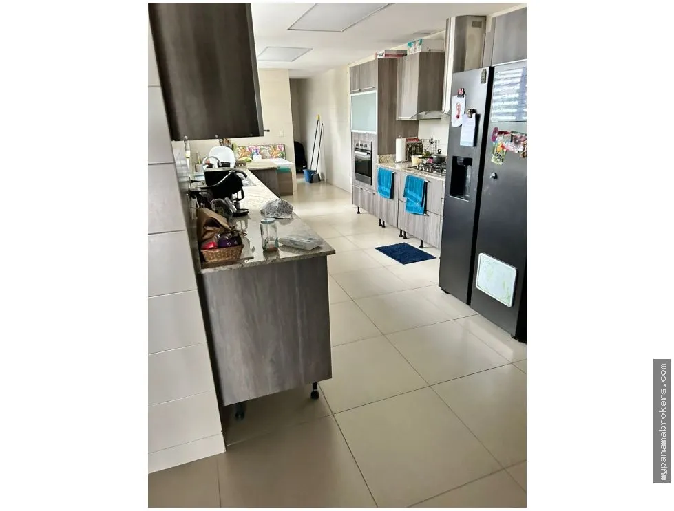 Sale of Renovated Apartment, Obarrio, Bella Vista, Panama