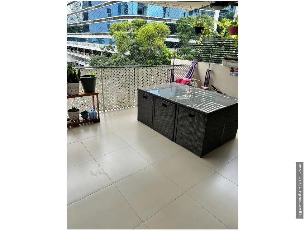 Sale of Renovated Apartment, Obarrio, Bella Vista, Panama