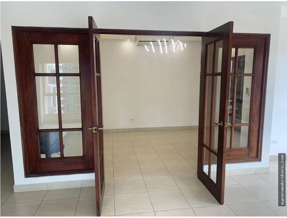Apartment for Sale in Ph. Victoria Tower, Obarrio, Bella Vista