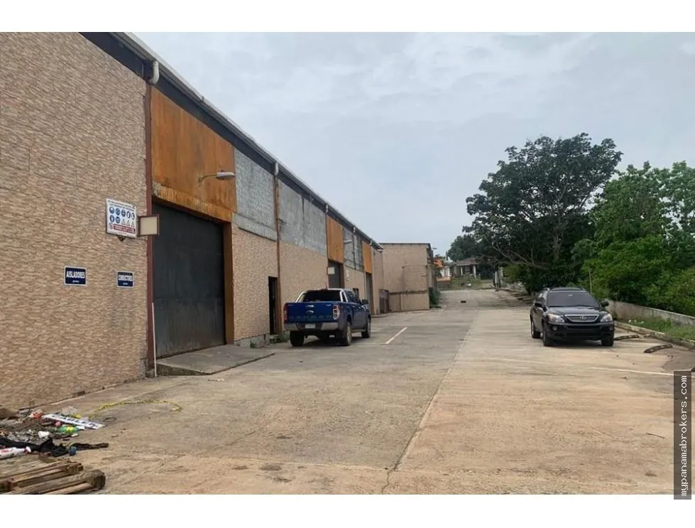 VENTA DE LOCAL COMERCIAL CON DOS GALERAS EN LA CHORRERA, PANAMÁ OESTE