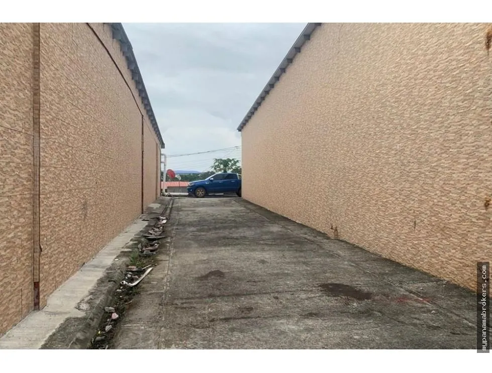 VENTA DE LOCAL COMERCIAL CON DOS GALERAS EN LA CHORRERA, PANAMÁ OESTE