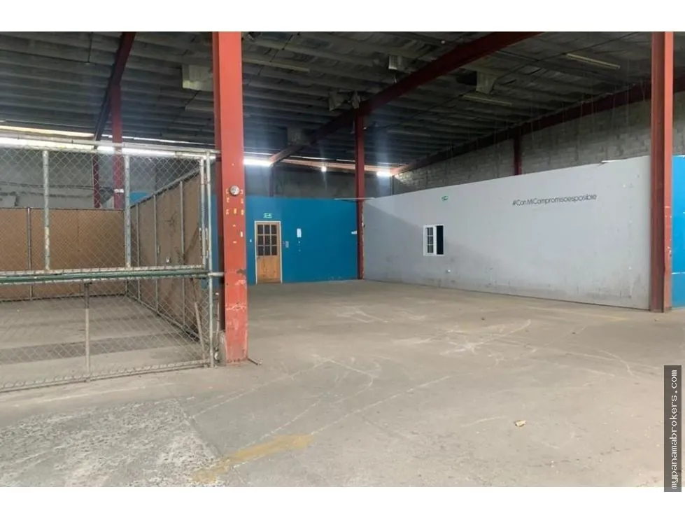 VENTA DE LOCAL COMERCIAL CON DOS GALERAS EN LA CHORRERA, PANAMÁ OESTE