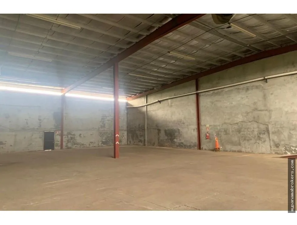 VENTA DE LOCAL COMERCIAL CON DOS GALERAS EN LA CHORRERA, PANAMÁ OESTE
