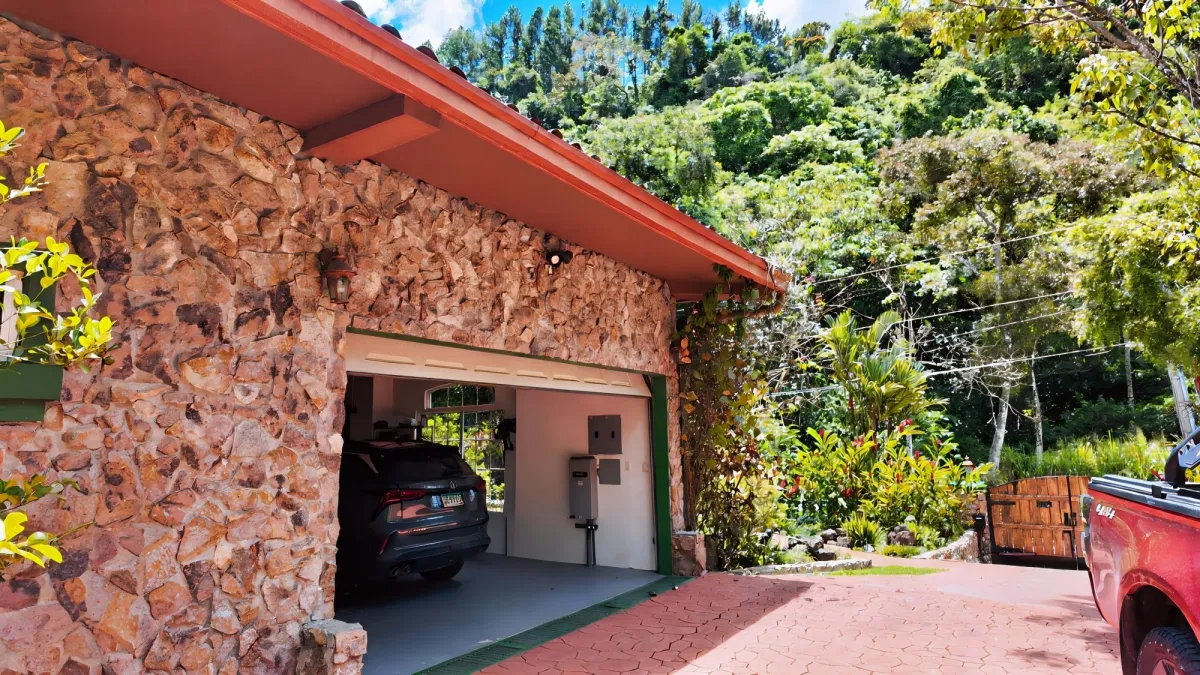 MOUNTAIN HOME FOR SALE | ALTOS DEL MARÍA PANAMA