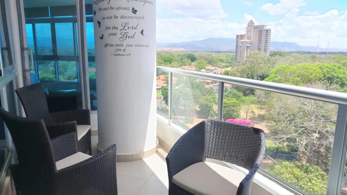 APARTAMENTO EN VENTA CON VISTAS AL CAMPO DE GOLF OCEANO Y MONTANA