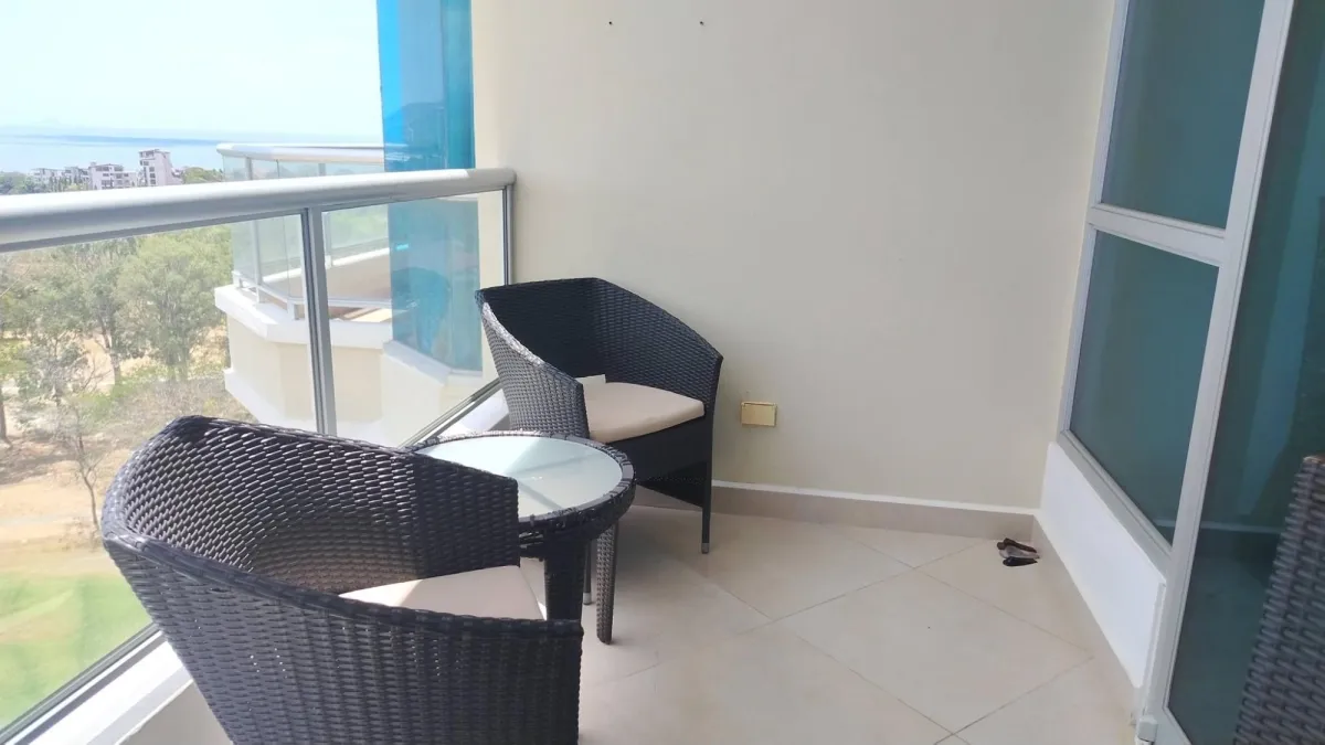 APARTAMENTO EN VENTA CON VISTAS AL CAMPO DE GOLF OCEANO Y MONTANA