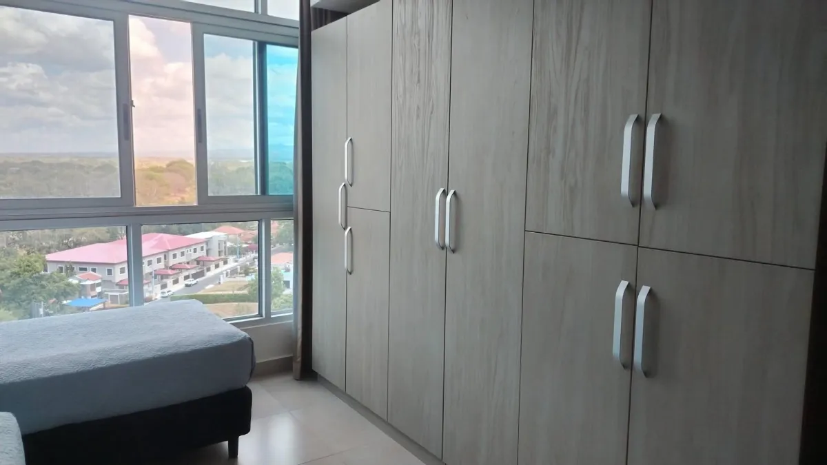 APARTAMENTO EN VENTA CON VISTAS AL CAMPO DE GOLF OCEANO Y MONTANA