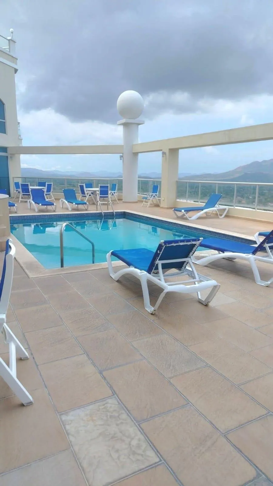 APARTAMENTO EN VENTA CON VISTAS AL CAMPO DE GOLF OCEANO Y MONTANA