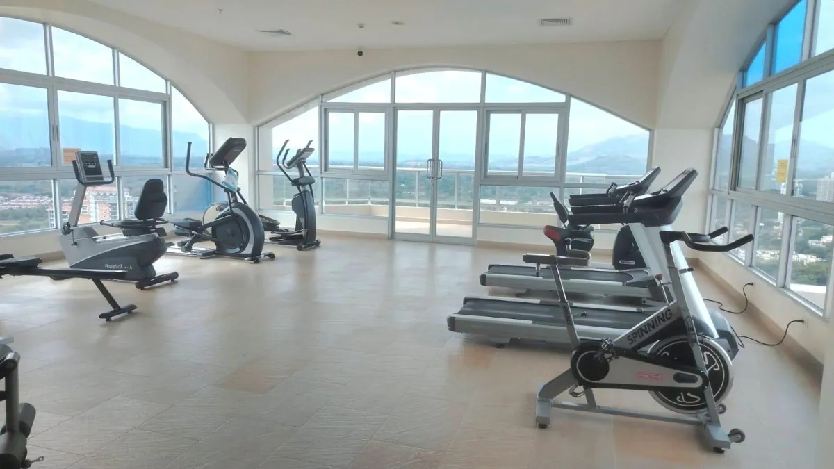 APARTAMENTO EN VENTA CON VISTAS AL CAMPO DE GOLF OCEANO Y MONTANA