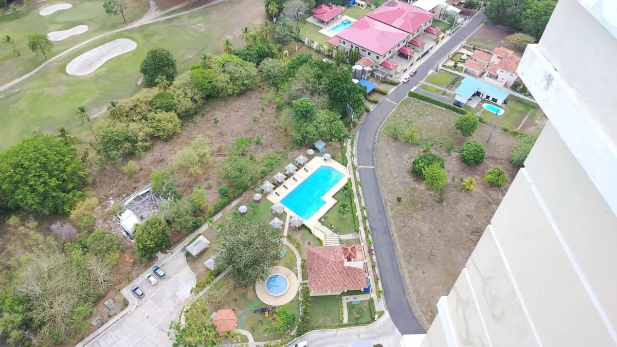 APARTAMENTO EN VENTA CON VISTAS AL CAMPO DE GOLF OCEANO Y MONTANA