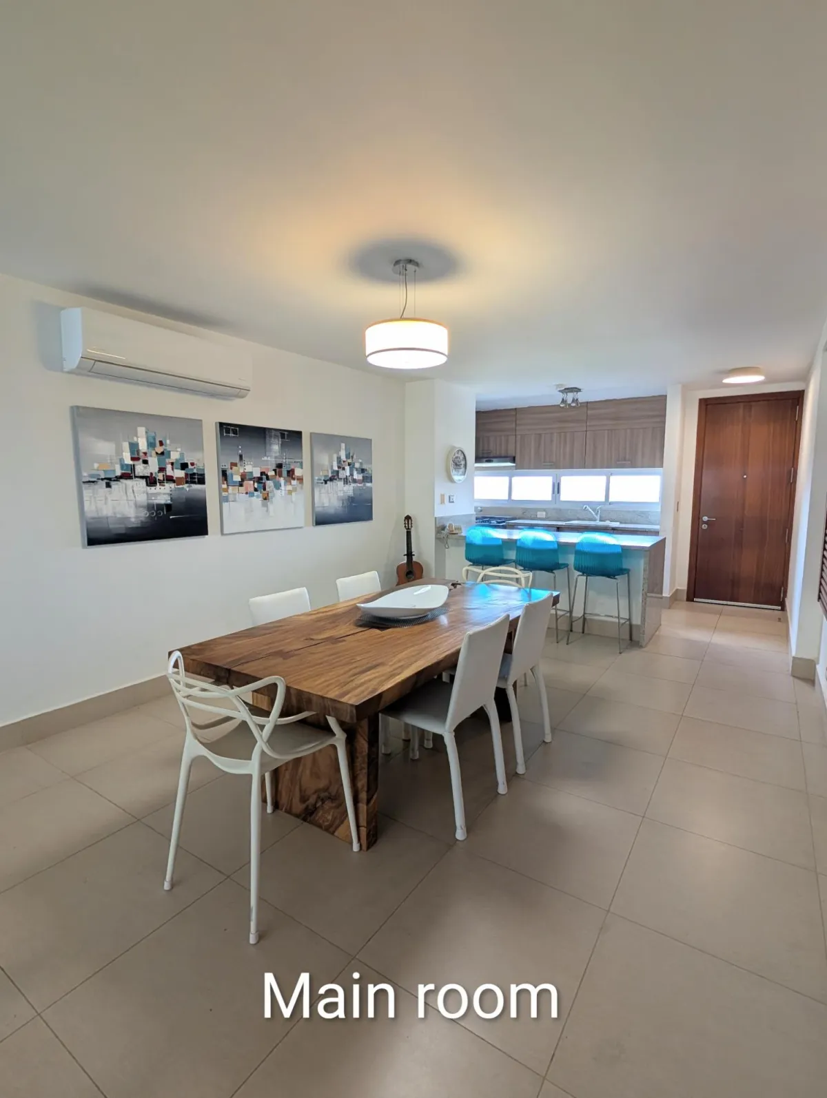 Beachfront Living condo Gorgona close to Coronado