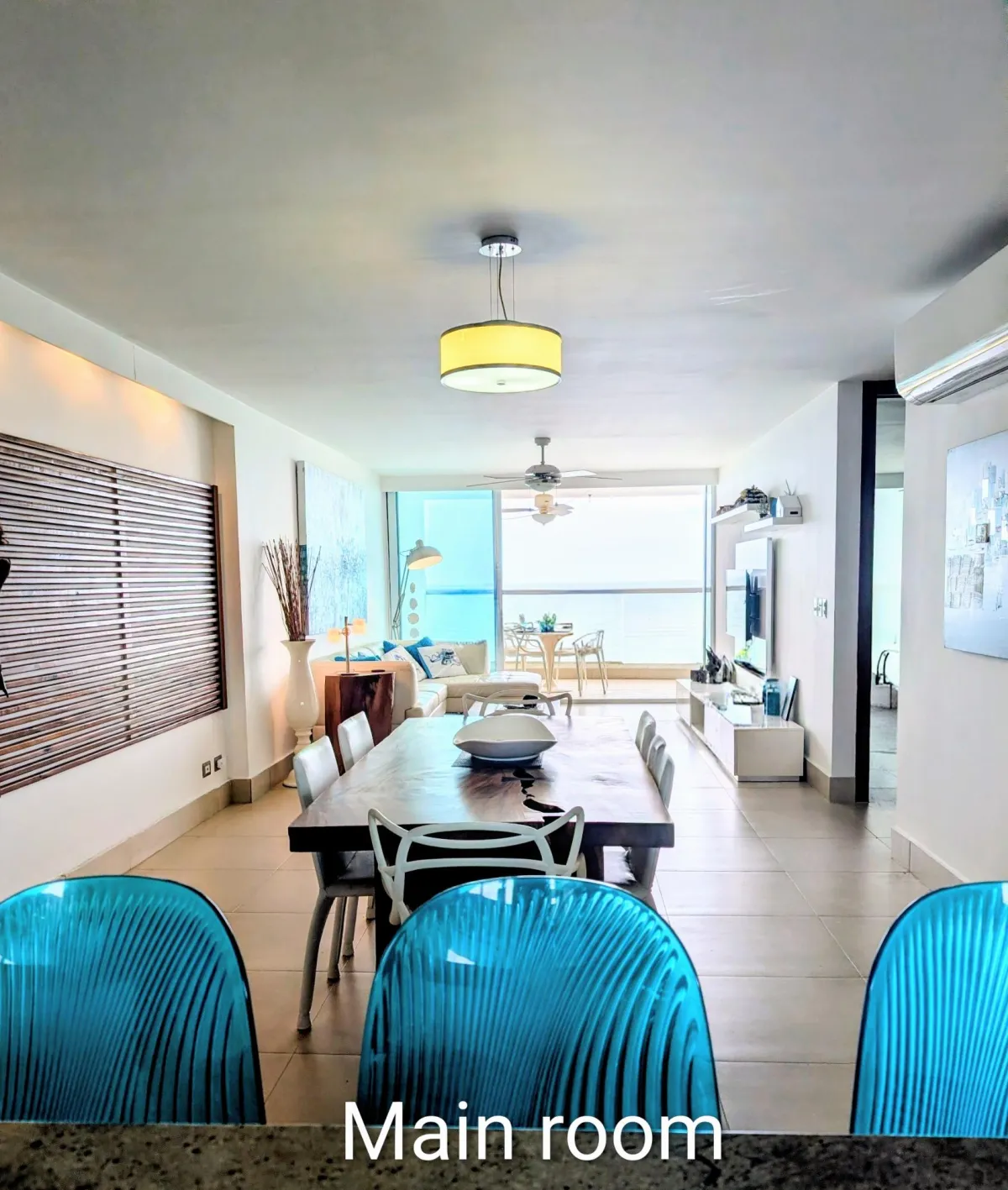 Beachfront Living condo Gorgona close to Coronado