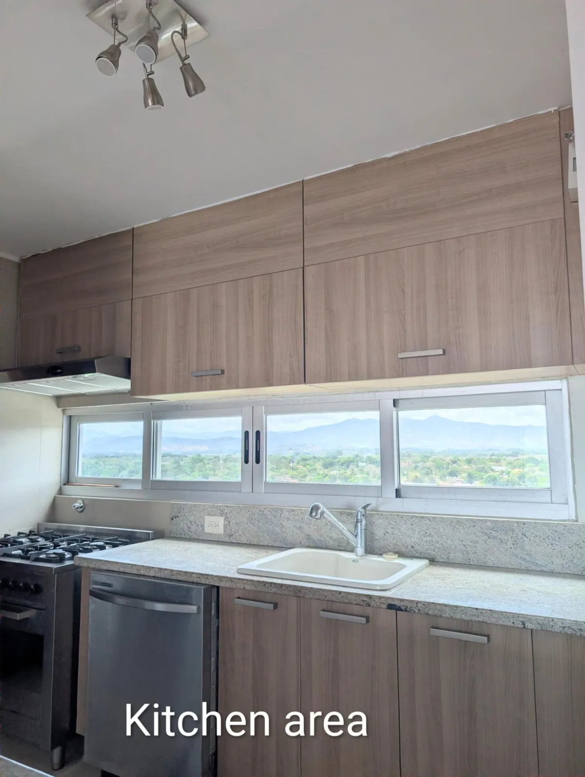 Beachfront Living condo Gorgona close to Coronado