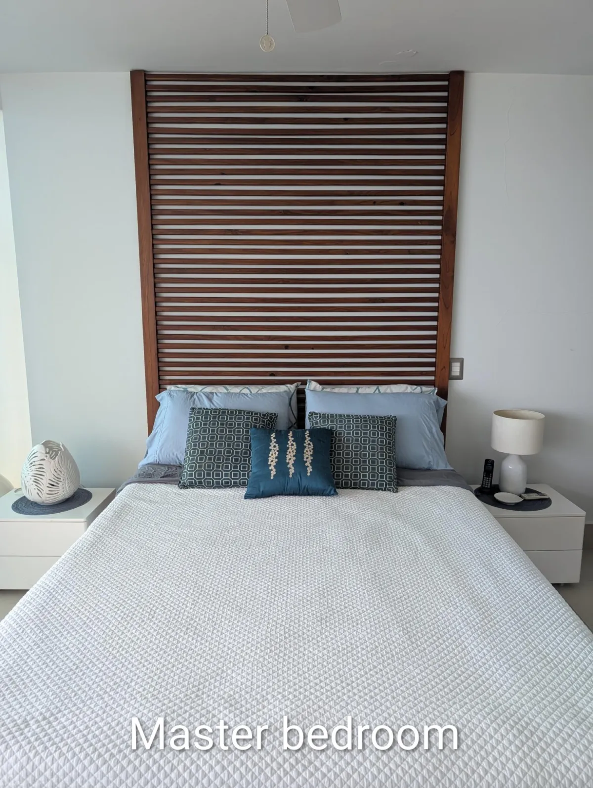 Beachfront Living condo Gorgona close to Coronado