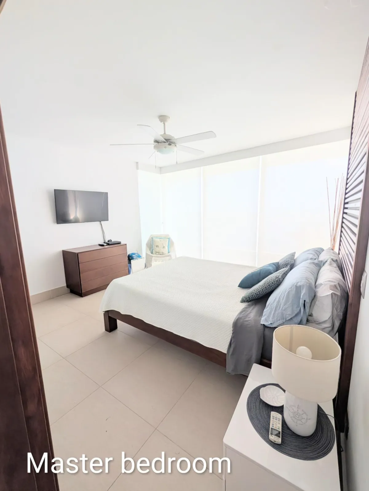 Beachfront Living condo Gorgona close to Coronado