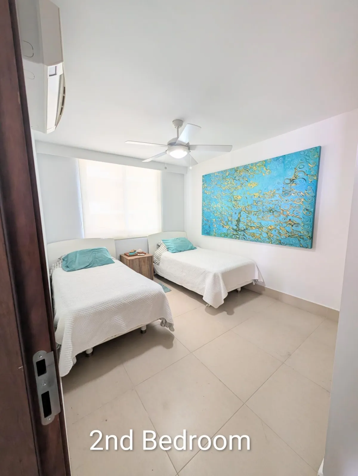 Beachfront Living condo Gorgona close to Coronado