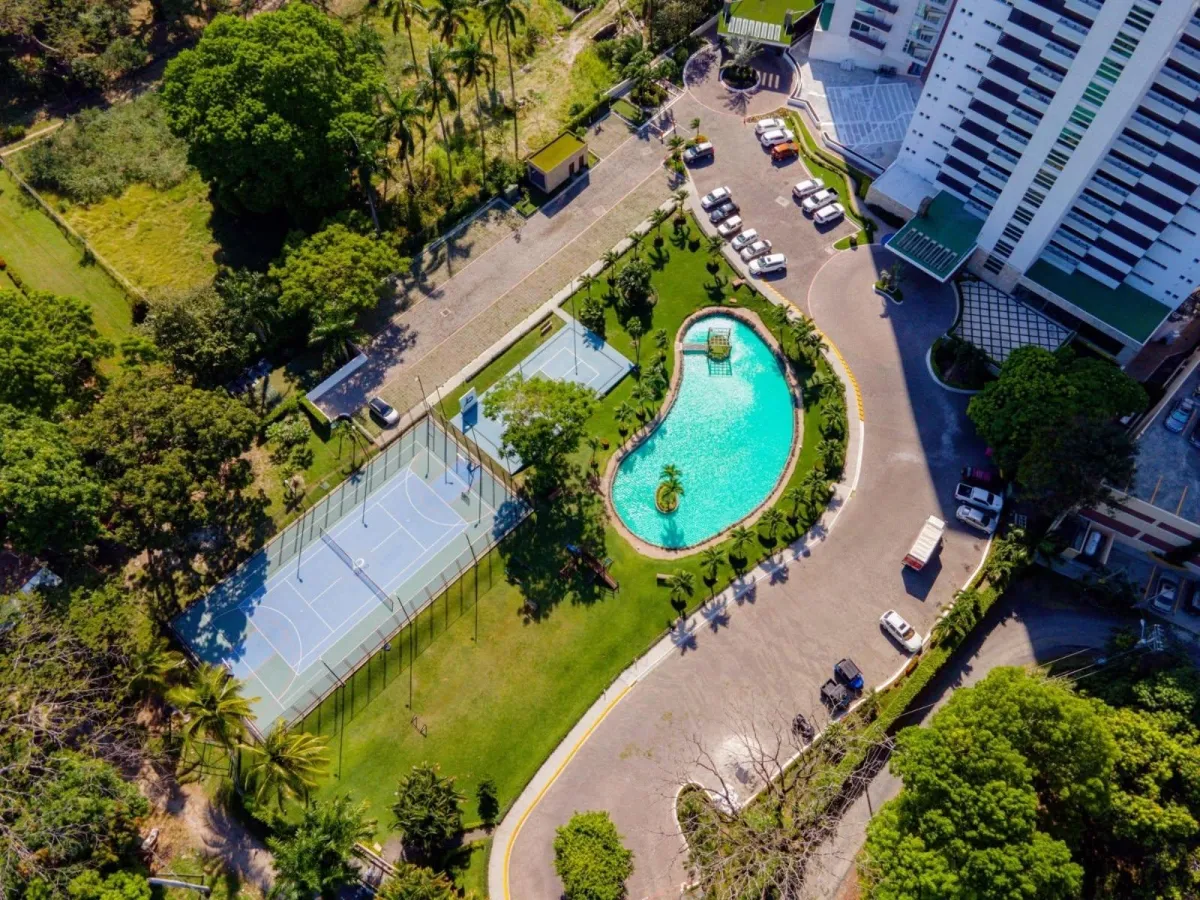 Beachfront Living condo Gorgona close to Coronado