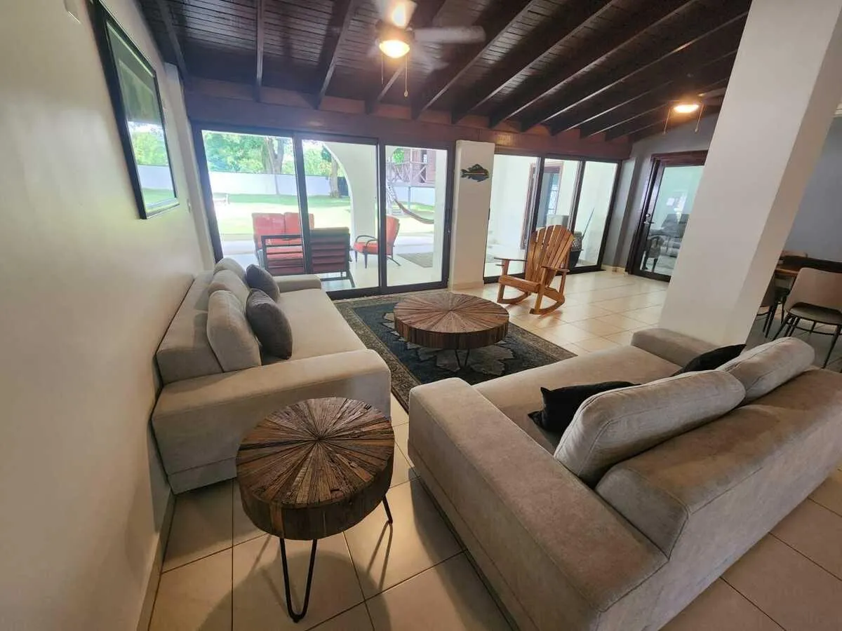 Lujosa residencia frente al campo de golf en Coronado.