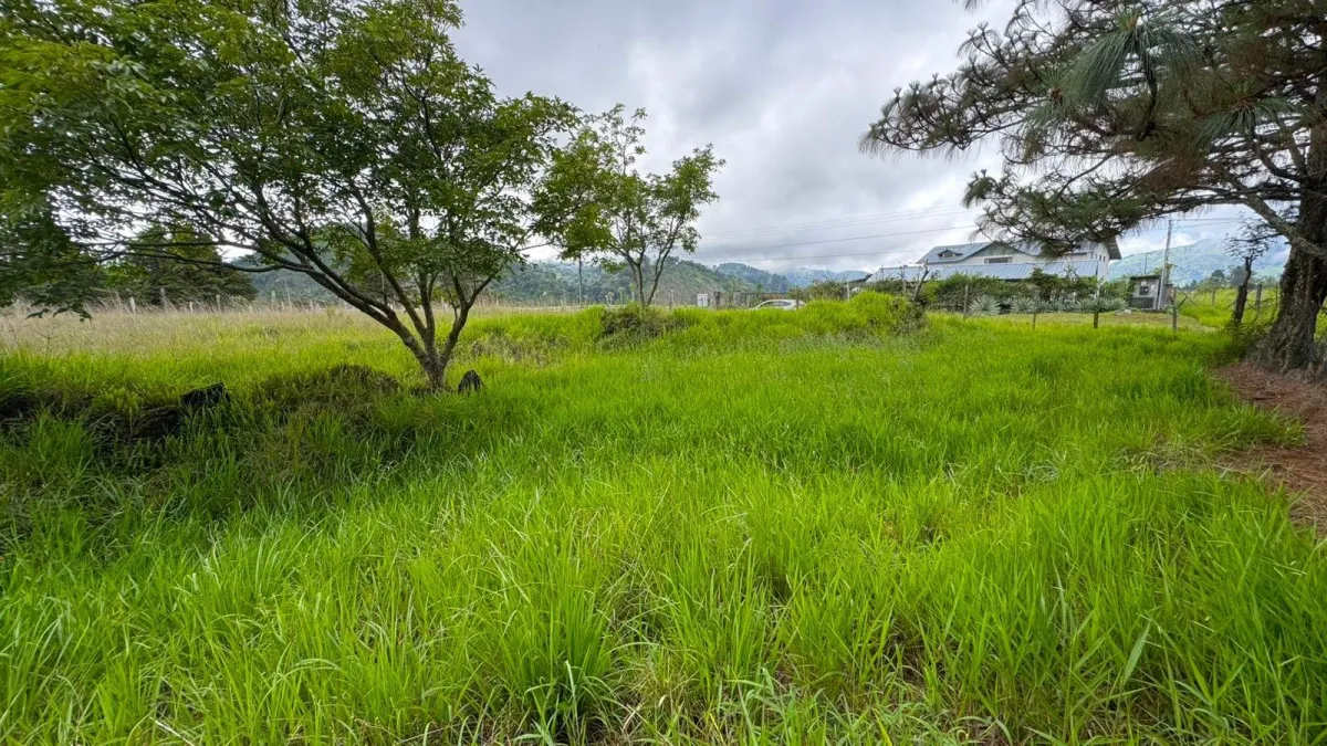 Lot with Beautiful Views in Volcán