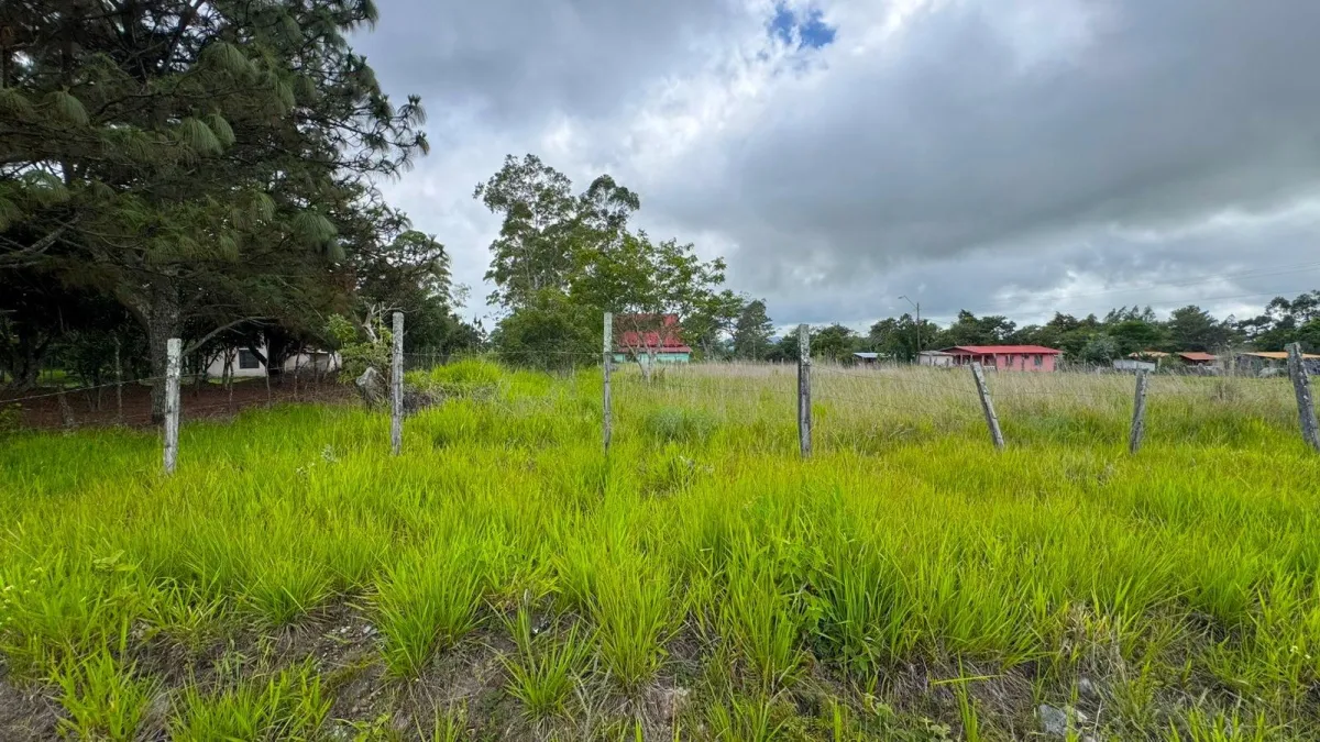 Lot with Beautiful Views in Volcán