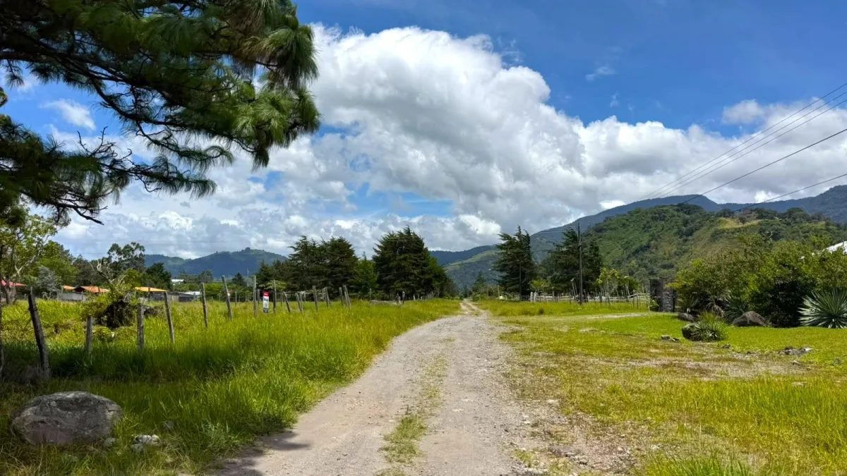 Lot with Beautiful Views in Volcán