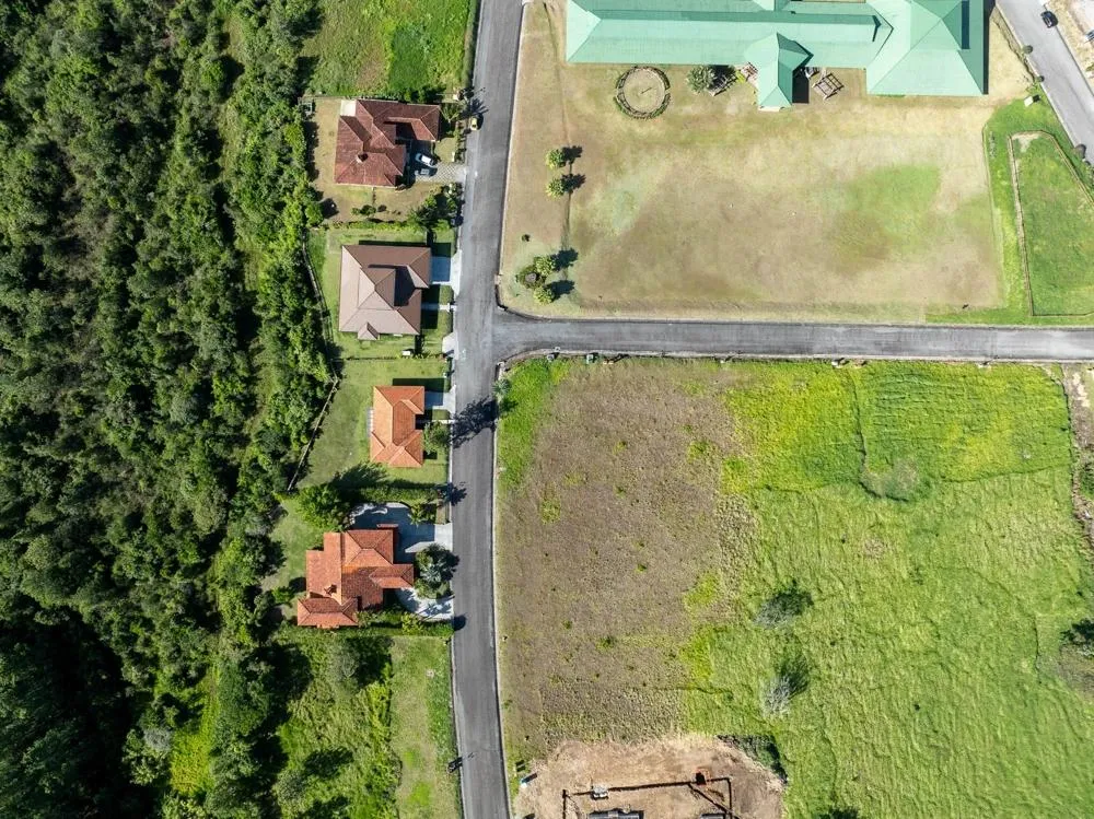 Flat Mountain View Lot for Sale in Country Club