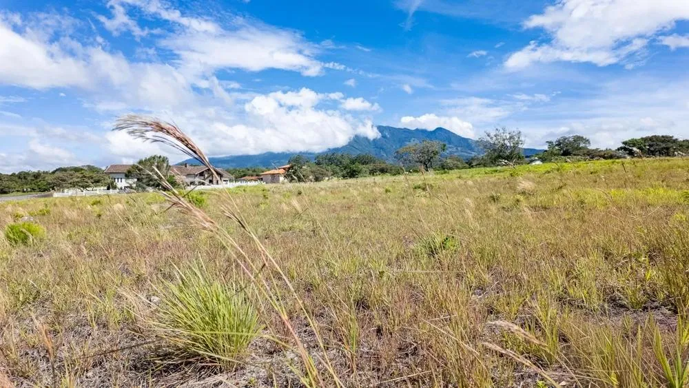Flat Mountain View Lot for Sale in Country Club