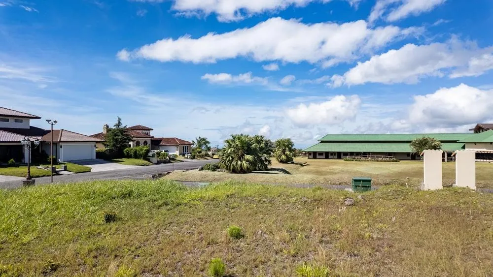 Flat Mountain View Lot for Sale in Country Club