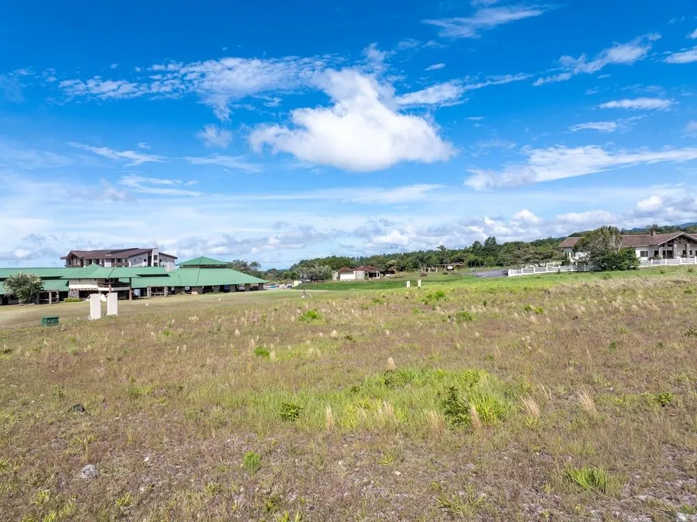 Flat Mountain View Lot for Sale in Country Club