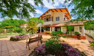 Villa junto a la playa en Playa Malibú