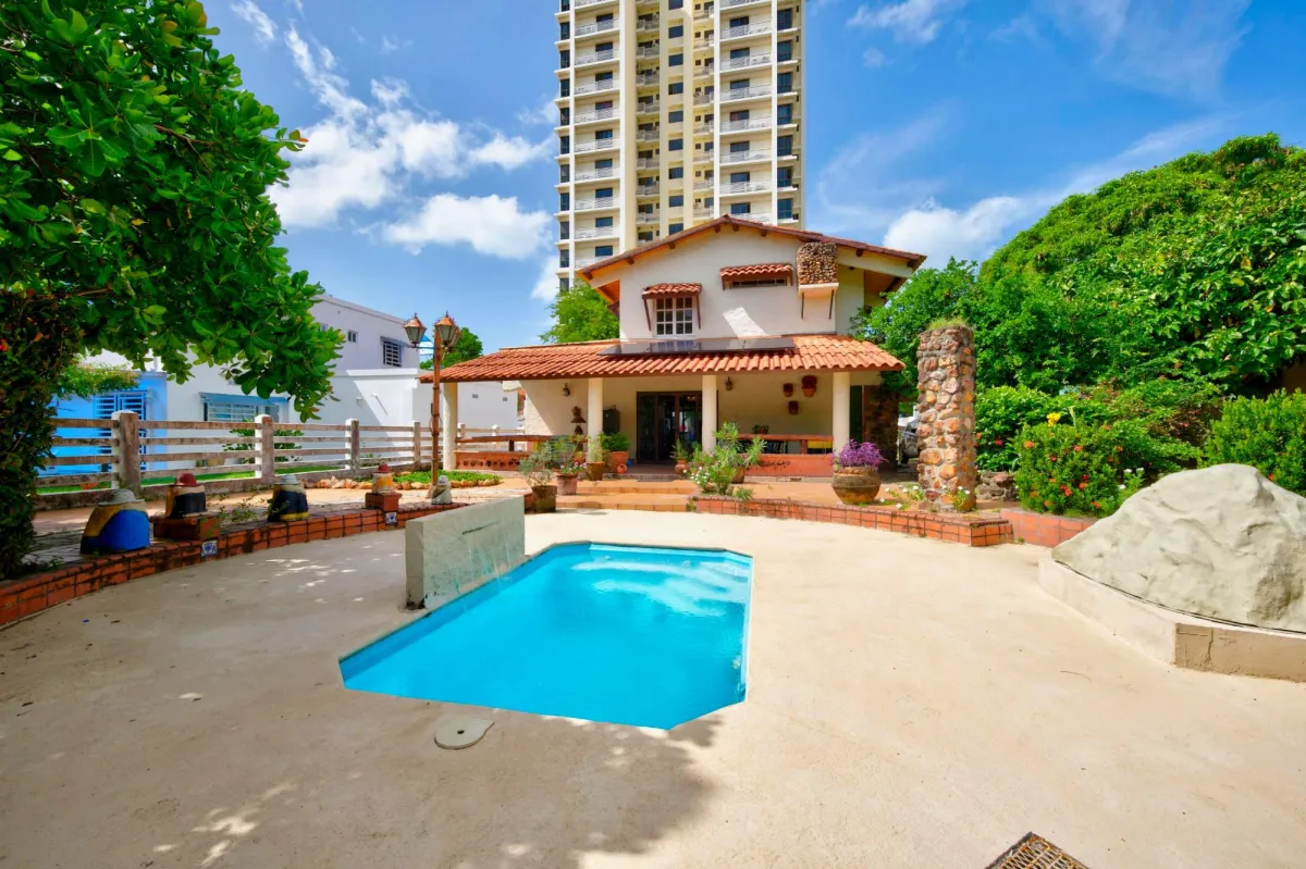 Villa junto a la playa en Playa Malibú