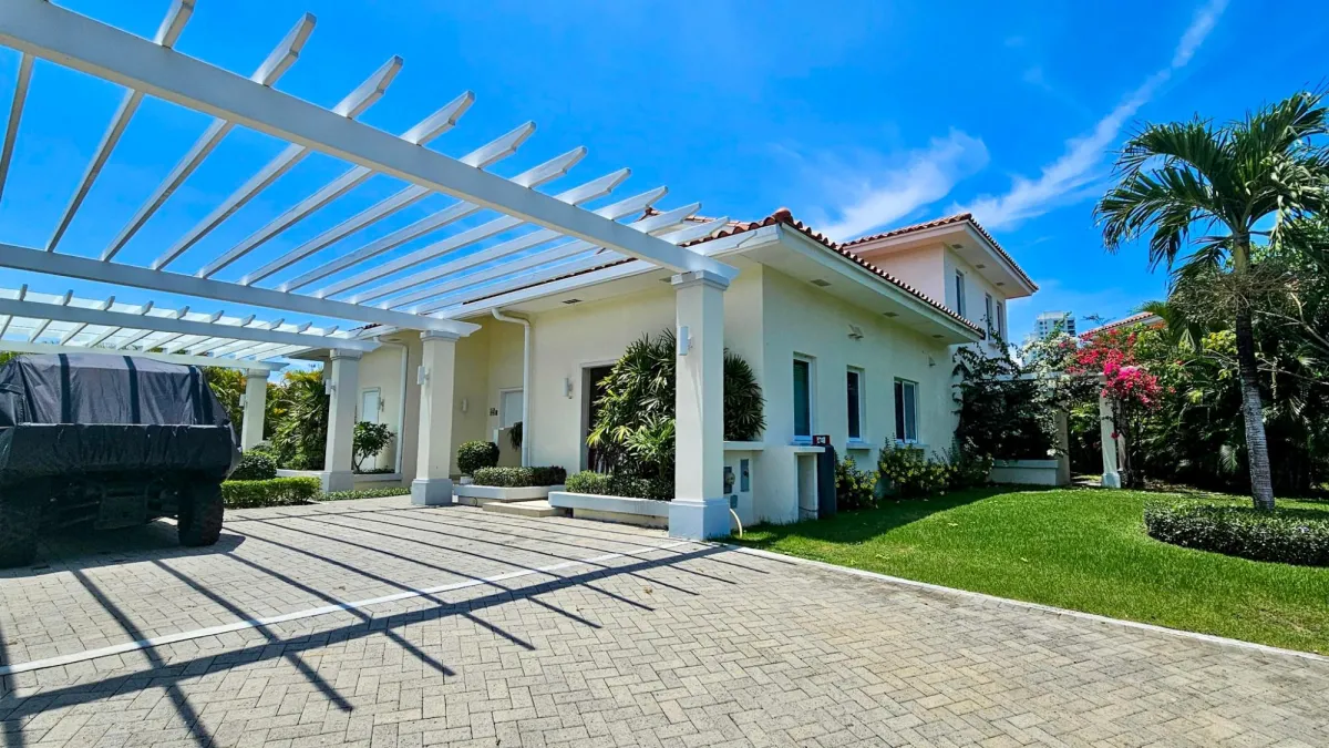 DUPLEX FAMILIAR EN CASAMAR - VILLAMAR - 270 M2