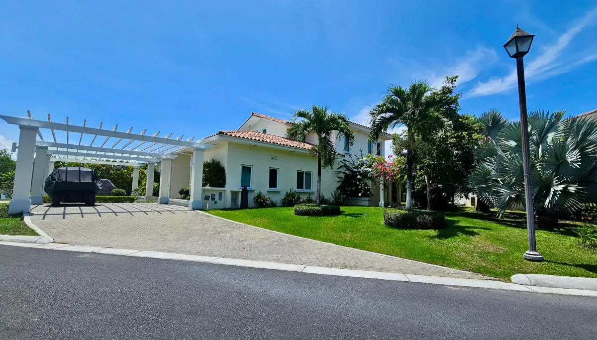 DUPLEX FAMILIAR EN CASAMAR - VILLAMAR - 270 M2