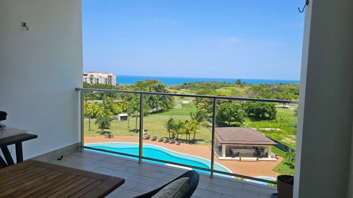 Apartment with ocean view in Perlamar