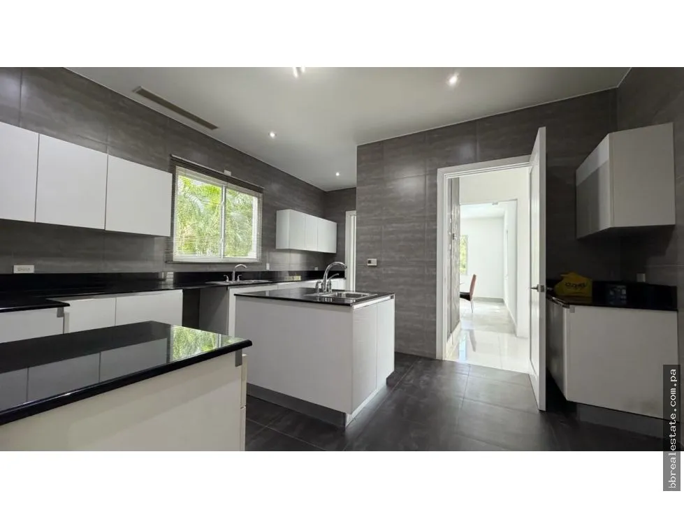 Venta de casa en Santa Maria