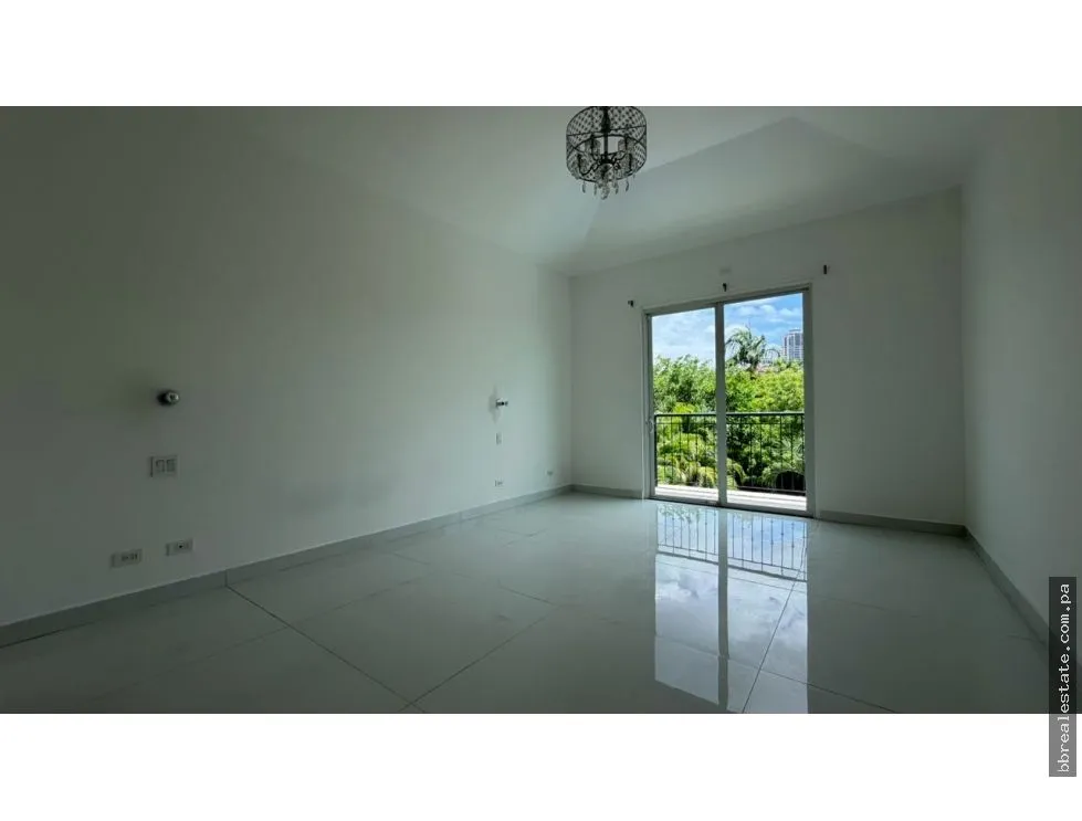 Venta de casa en Santa Maria