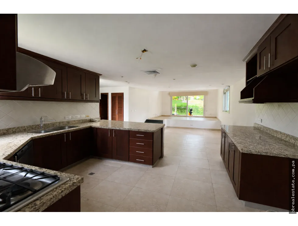 House for Sale in Tucán Country Club PH, Cocolí