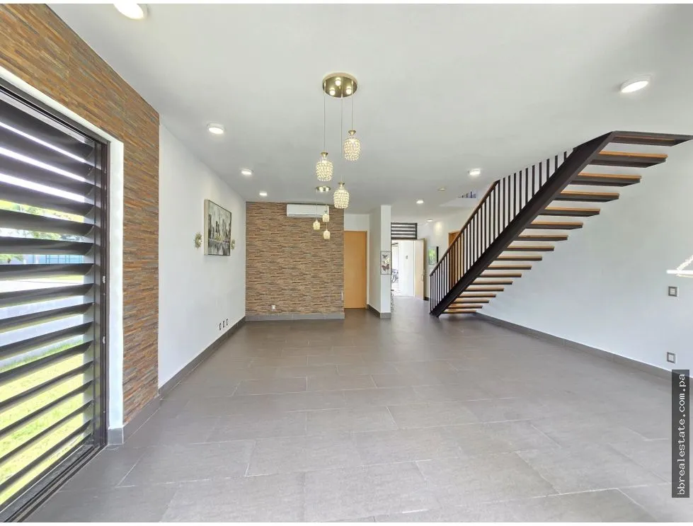 Venta de Casa en PH Barrioalto, Altos de Panamá